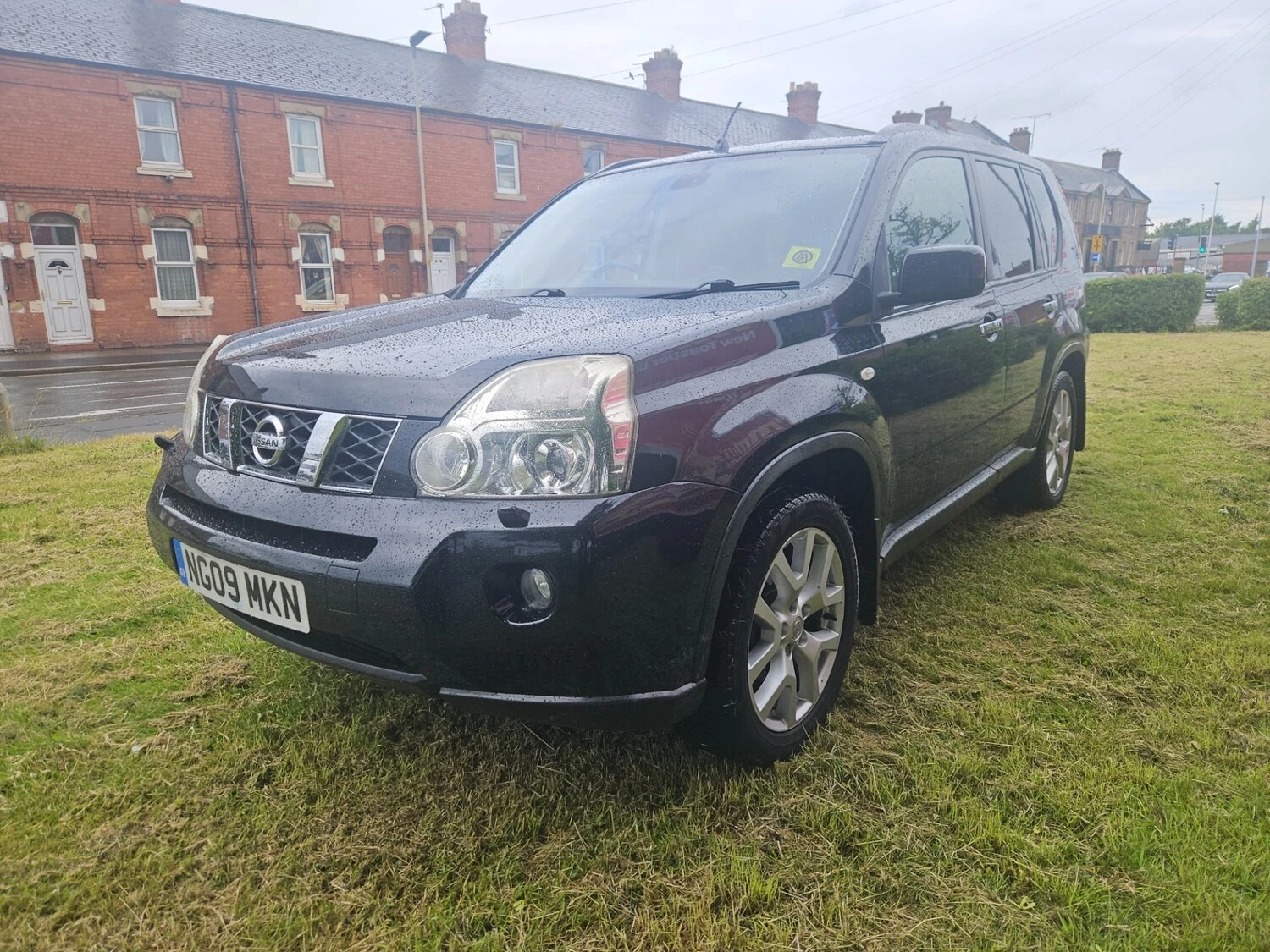 
								Nissan X-Trail 2.0 dCi 173 Tekna 5dr ESTATE Diesel Manual full									