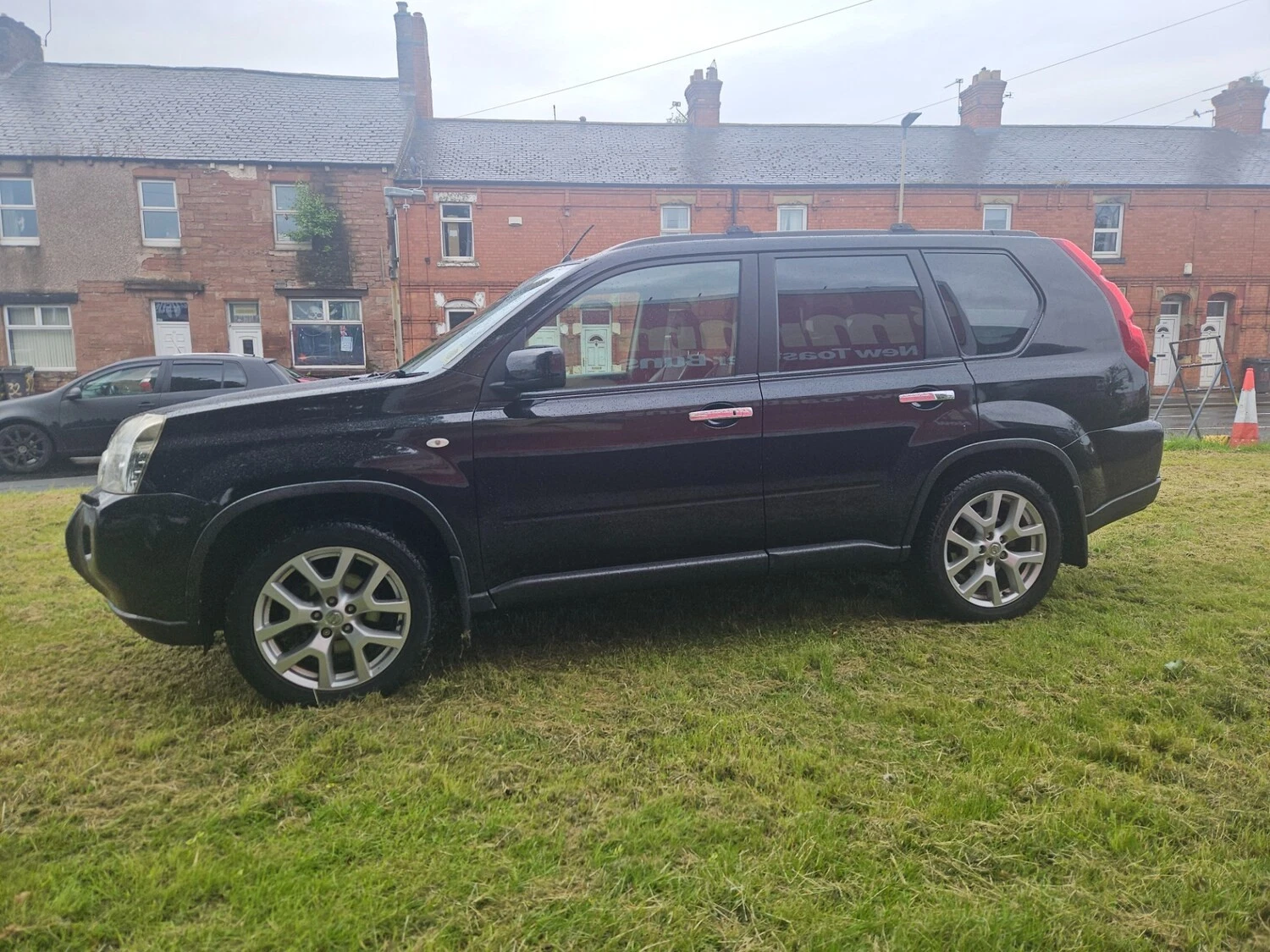 
								Nissan X-Trail 2.0 dCi 173 Tekna 5dr ESTATE Diesel Manual full									