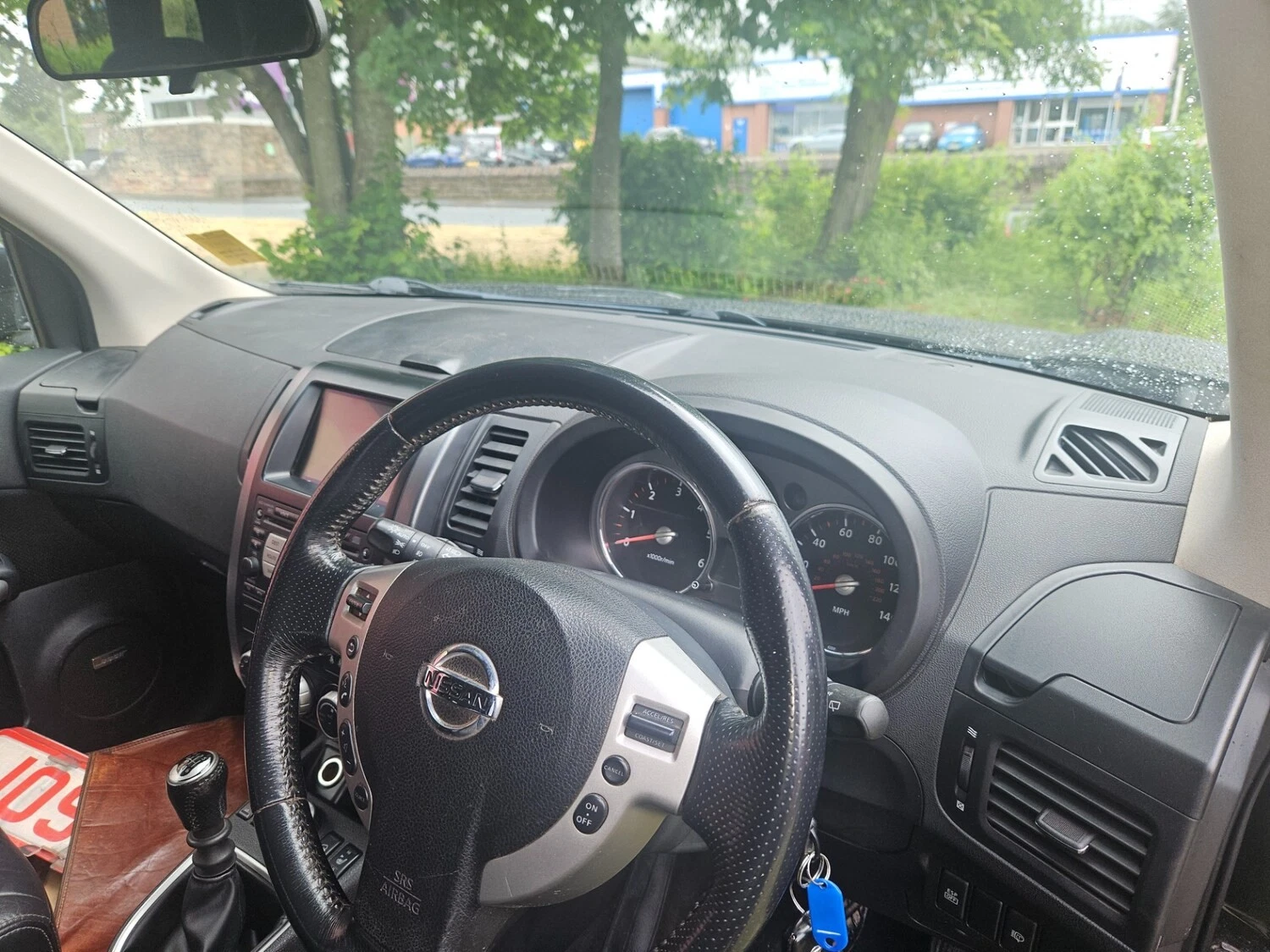 
								Nissan X-Trail 2.0 dCi 173 Tekna 5dr ESTATE Diesel Manual full									